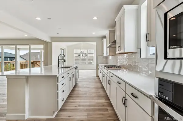 7252 S Waterloo WAY, Aurora, CO 80016