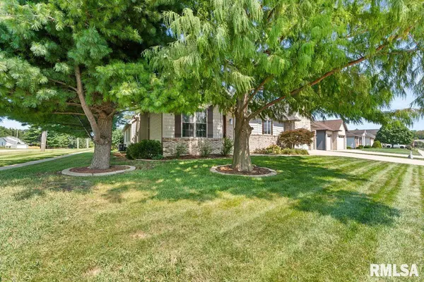 1401 Meadow Rue DR, Springfield, IL 62712