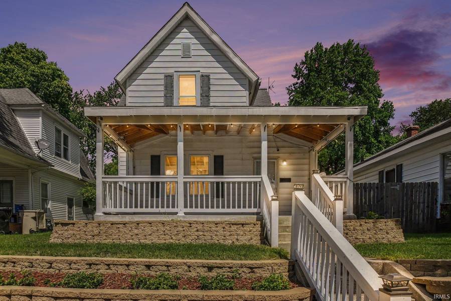 1119 E Bowman ST, South Bend, IN 46613-3119
