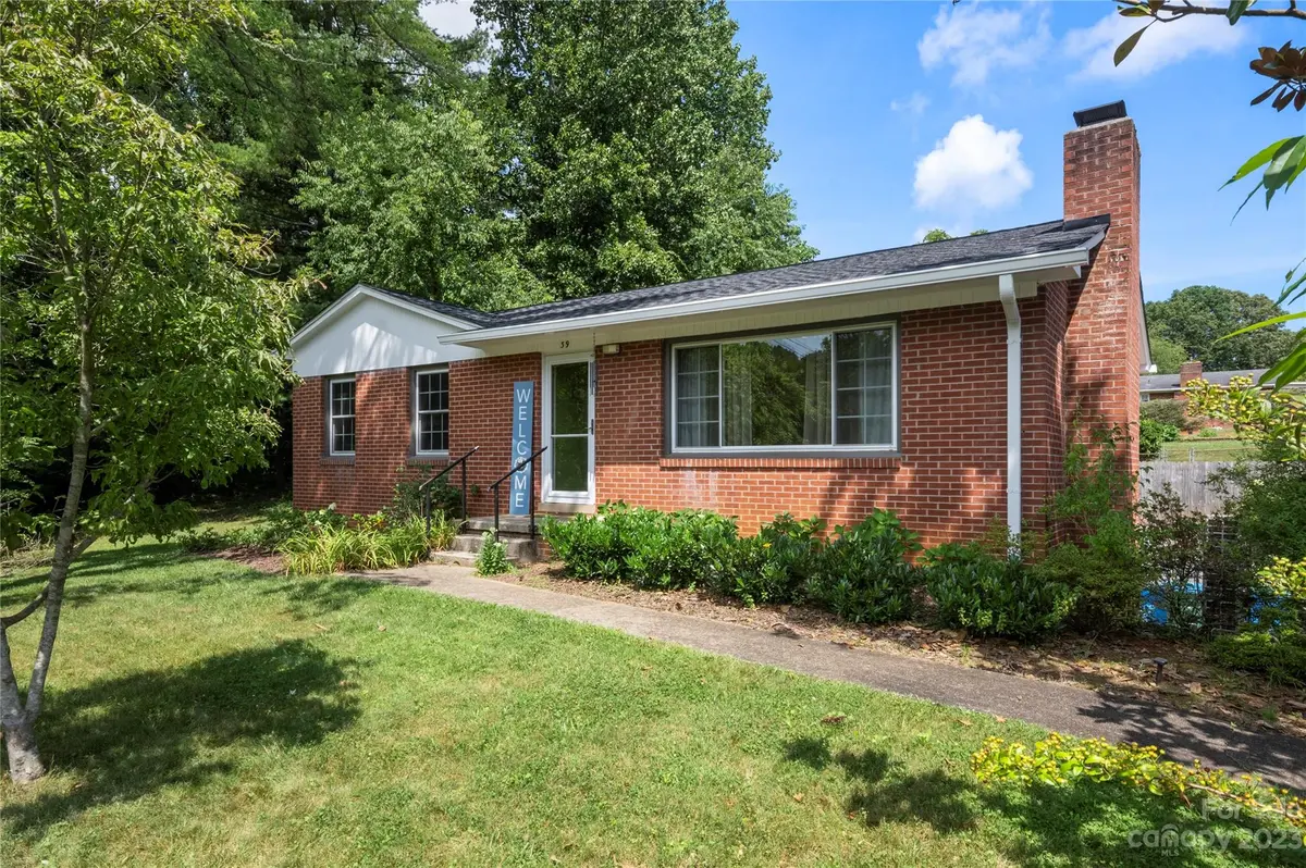 39 Avery Creek RD, Arden, NC 28704