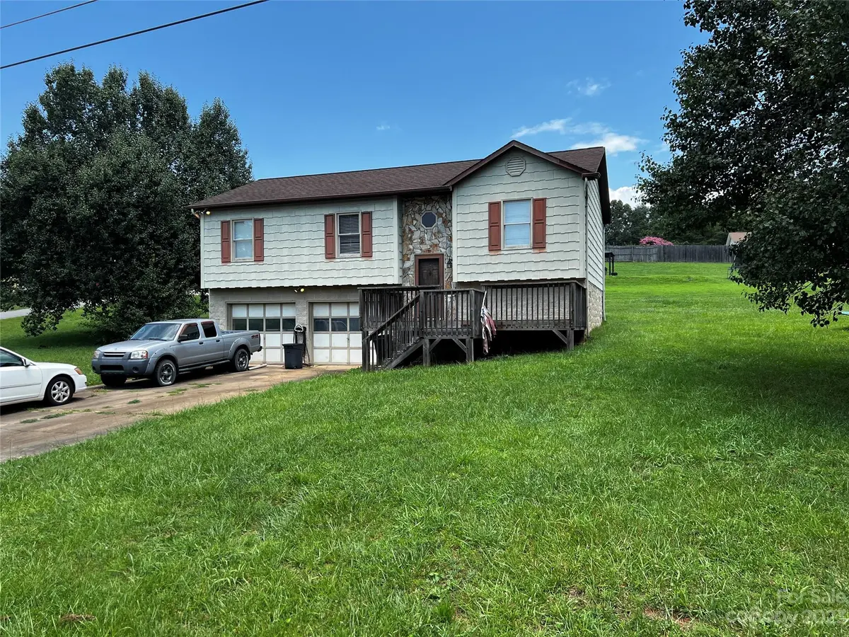 804 Southside CT SW, Lenoir, NC 28645