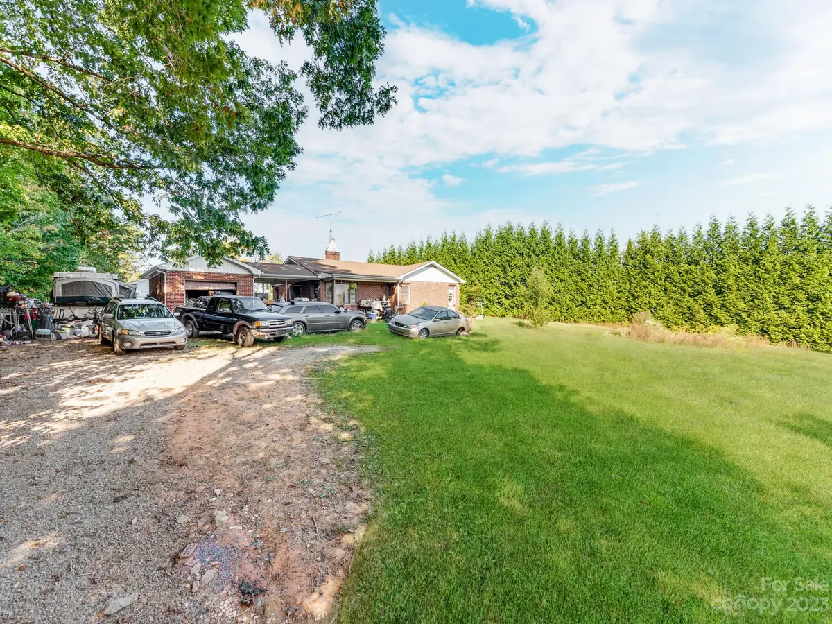1798 Hopewell RD, Morganton, NC 28655