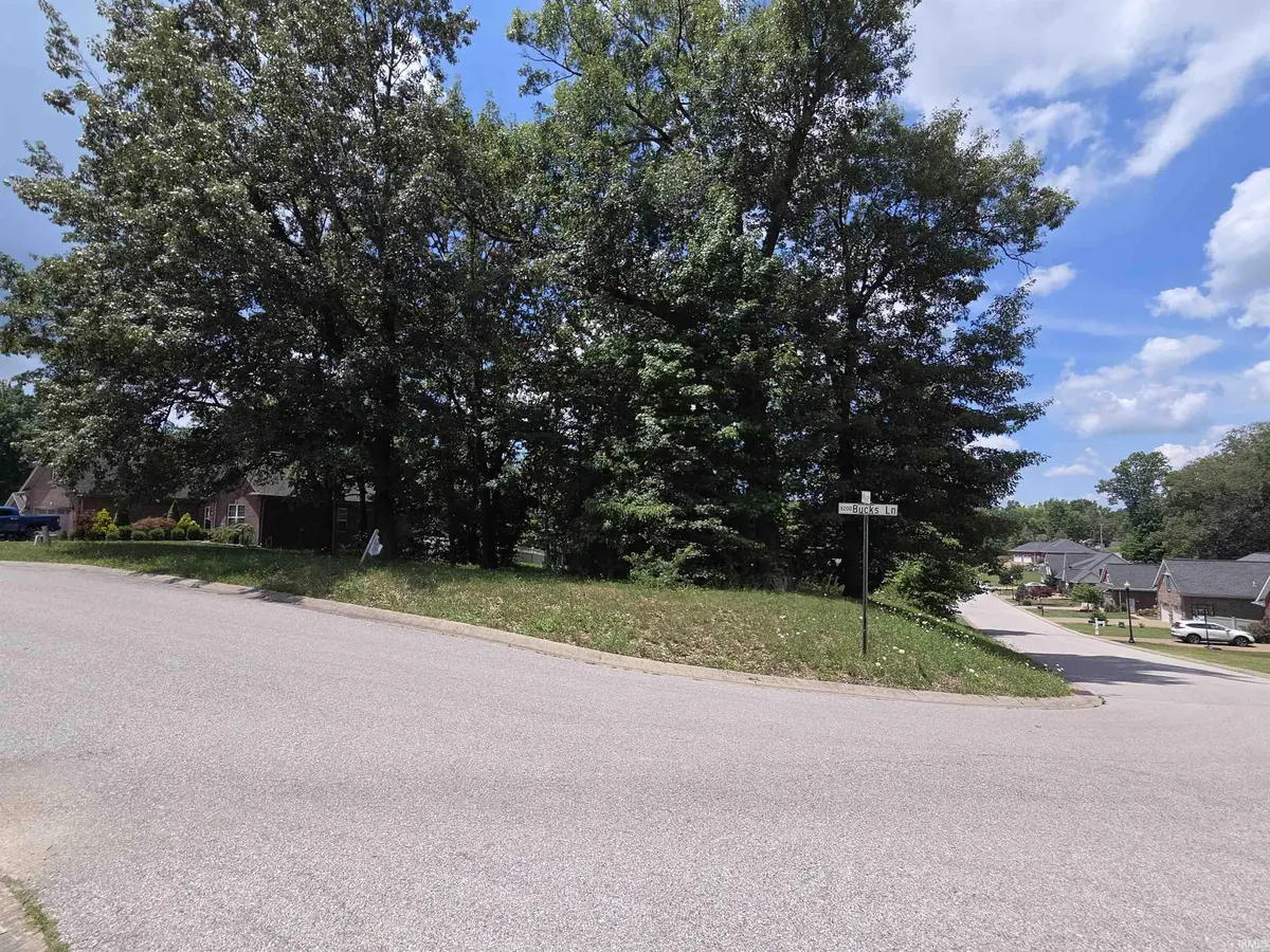 8206 Bucks LN, Evansville, IN 47710