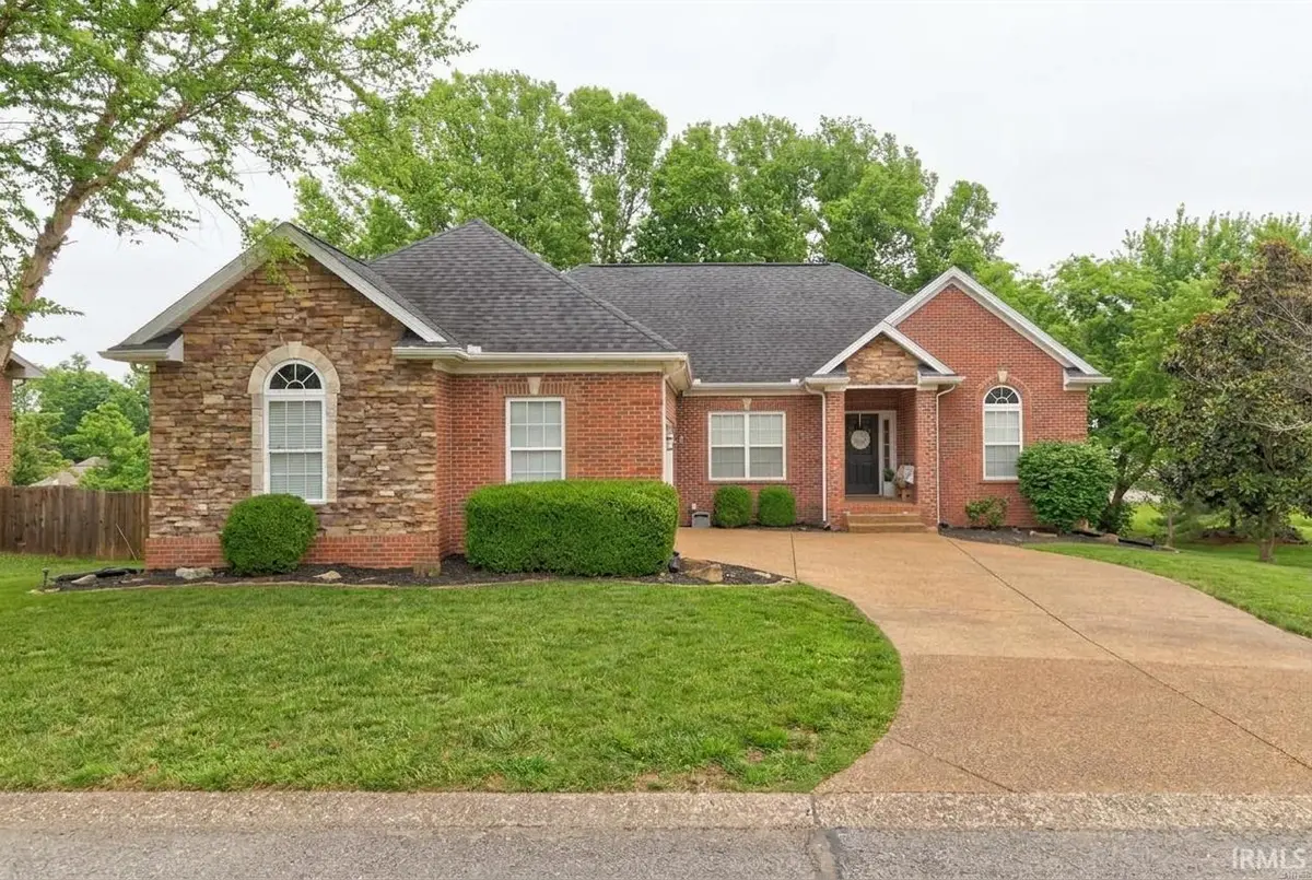 4288 Hilldale DR, Newburgh, IN 47630-2649