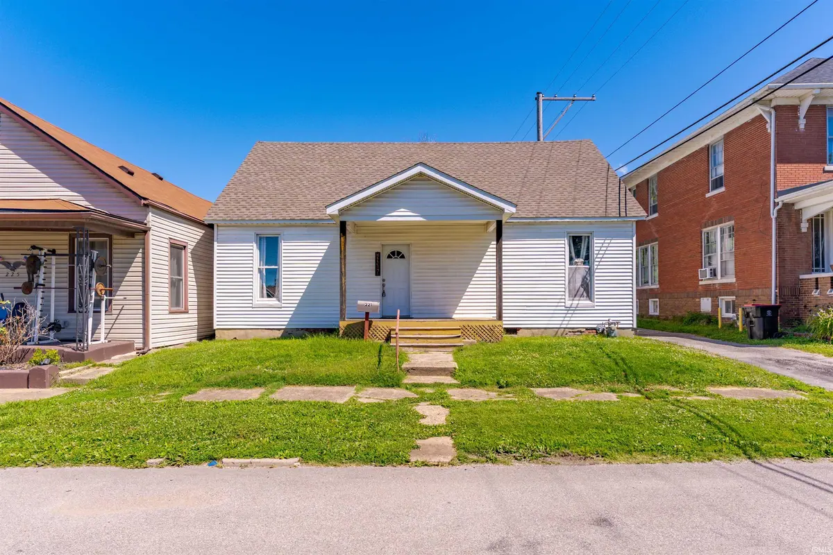 221 W Eighth ST, Mount Vernon, IN 47620