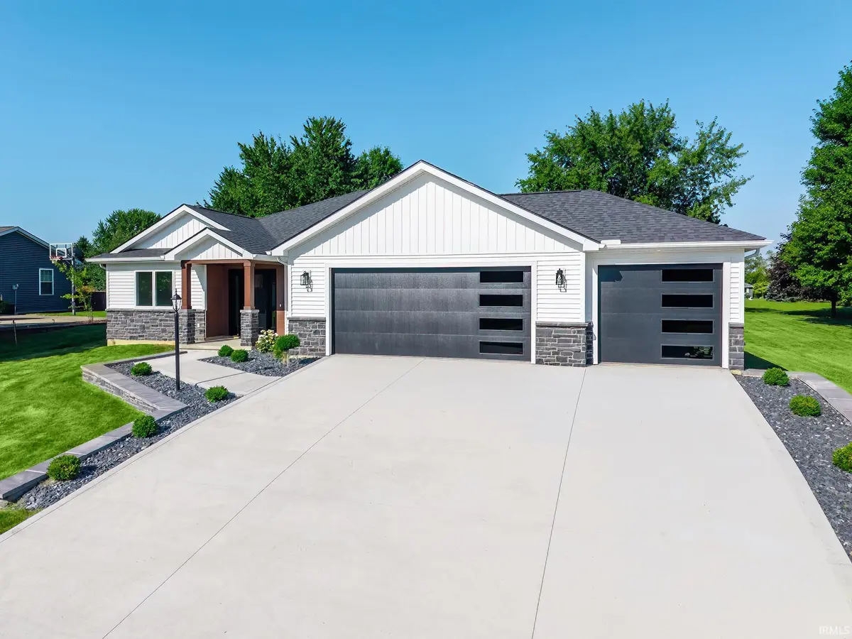 4085 E Oldfield DR, Leesburg, IN 46538