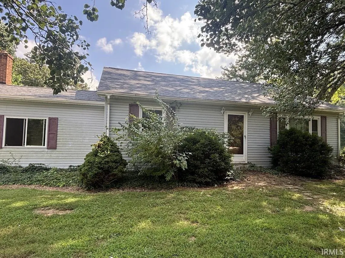 3374 E State Road 64 HWY, Winslow, IN 47598