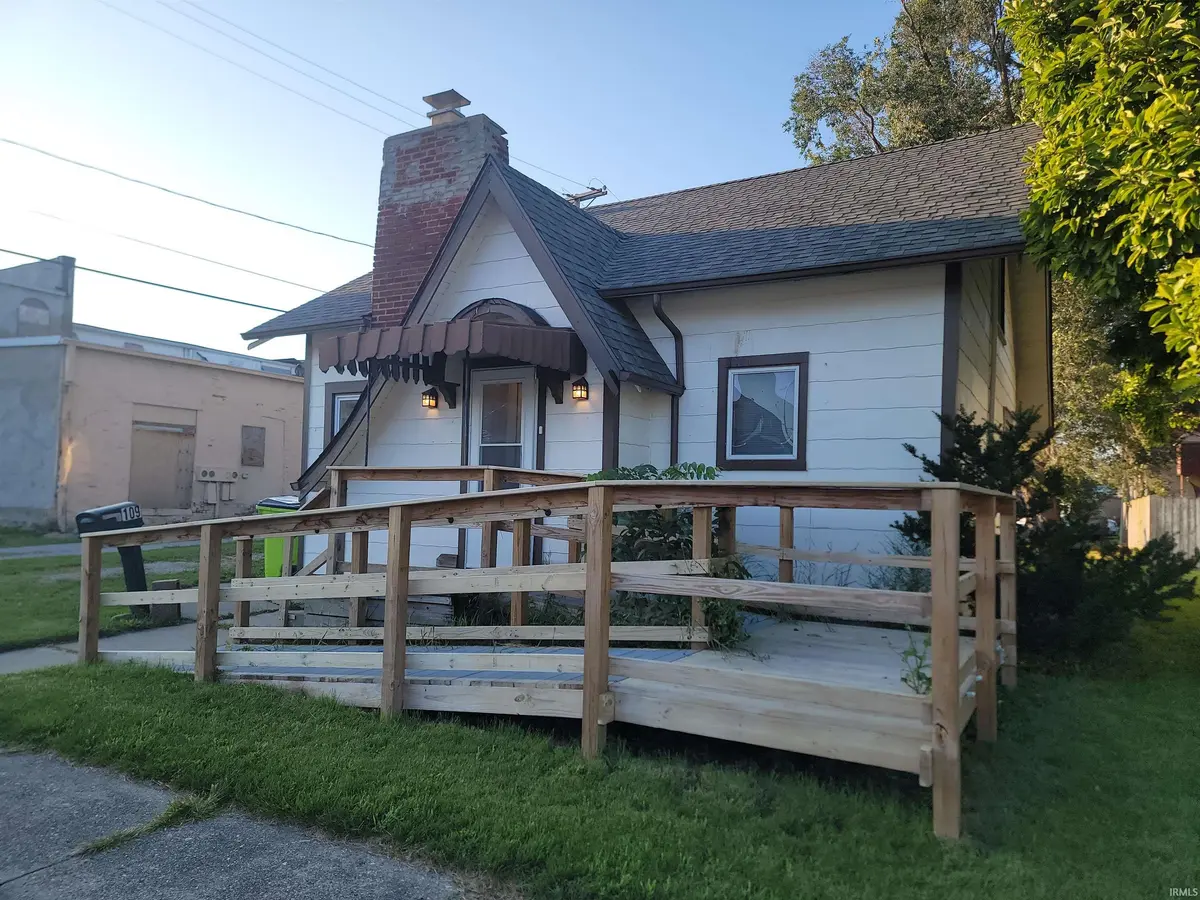 109 E Oak ST, Butler, IN 46721-1449