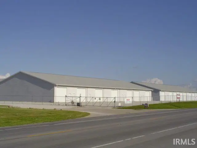 10208 N STATE ROAD 13 #10 ***, Syracuse, IN 46567