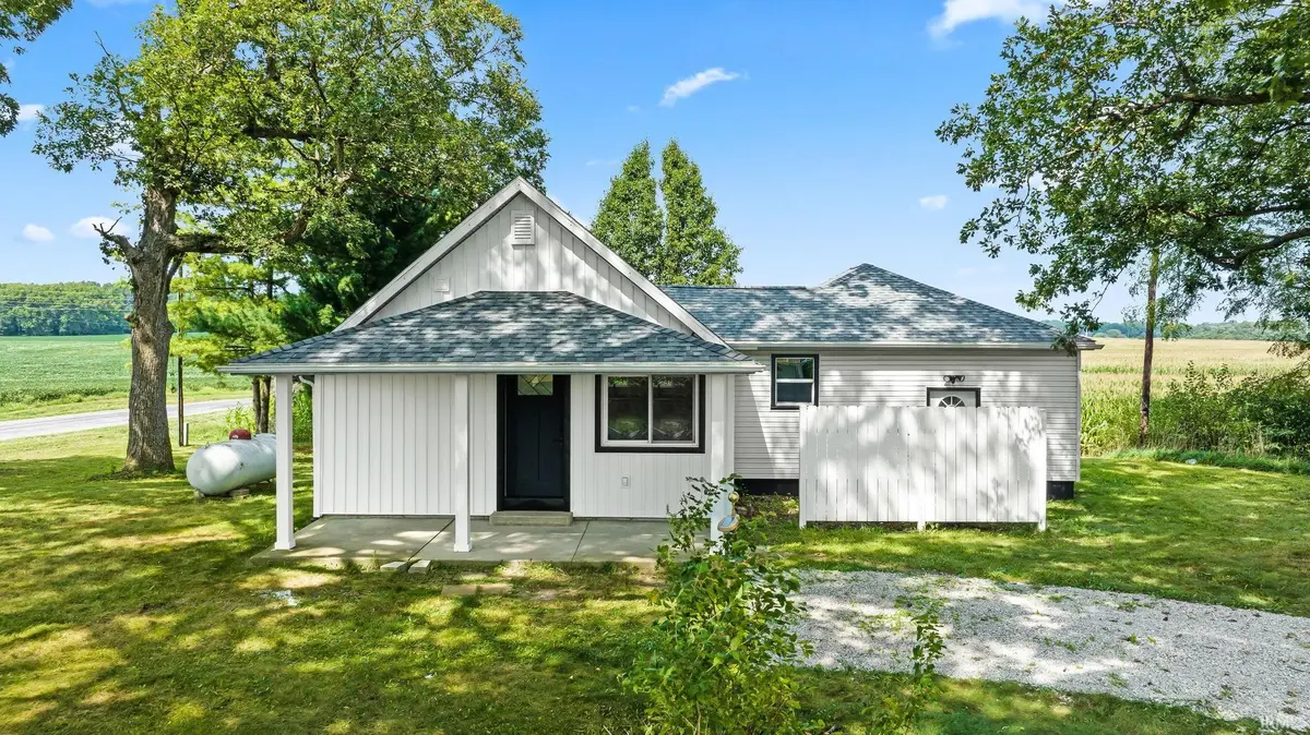 11932 Taylor RD, Churubusco, IN 46723