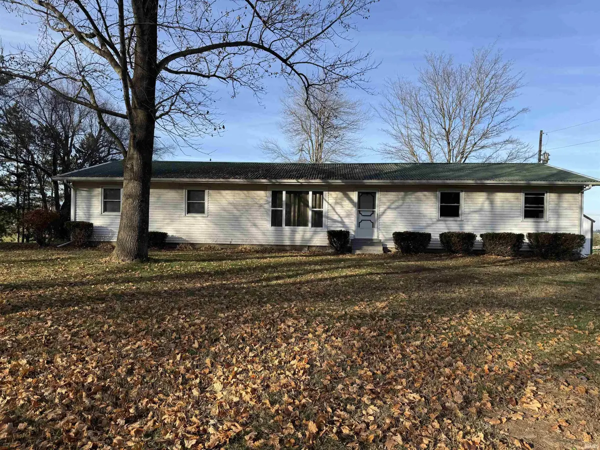 2418 E 550 North RD, Rochester, IN 46975