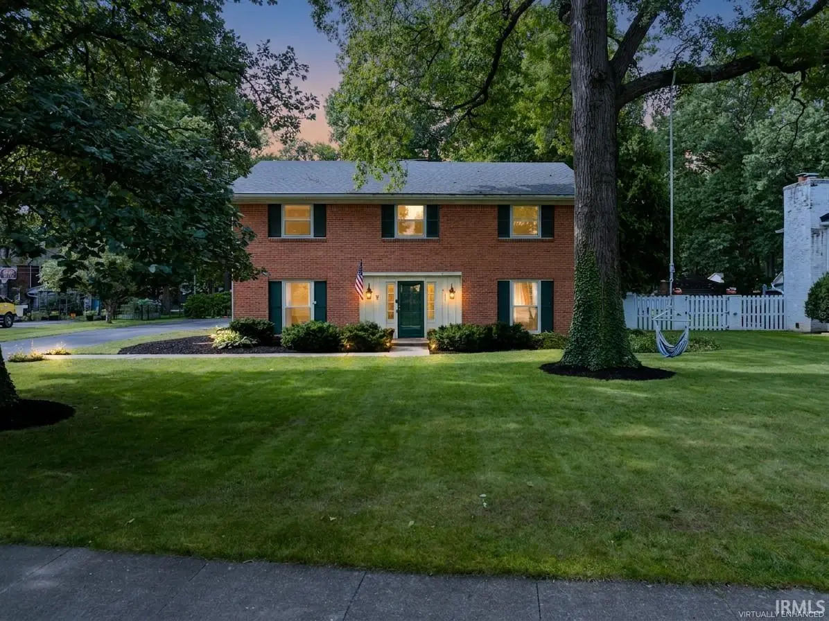 2705 W Twickingham DR, Muncie, IN 47304