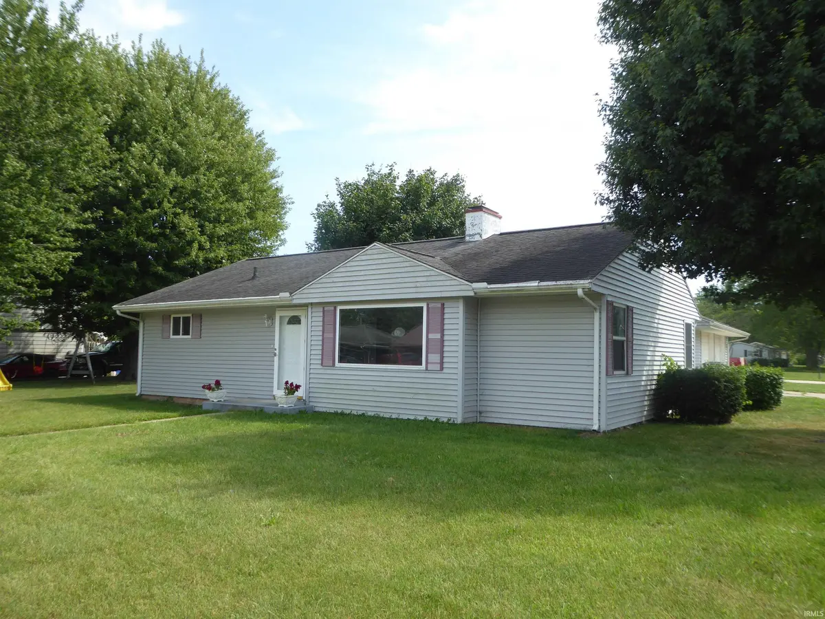 411 Joy ST, Ligonier, IN 46767-1215