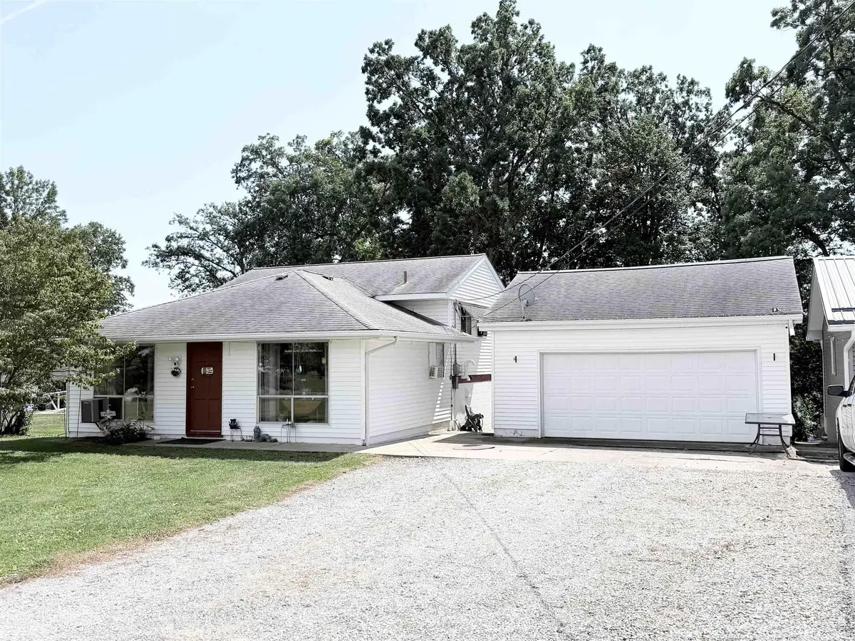 14977 12th RD, Plymouth, IN 46563
