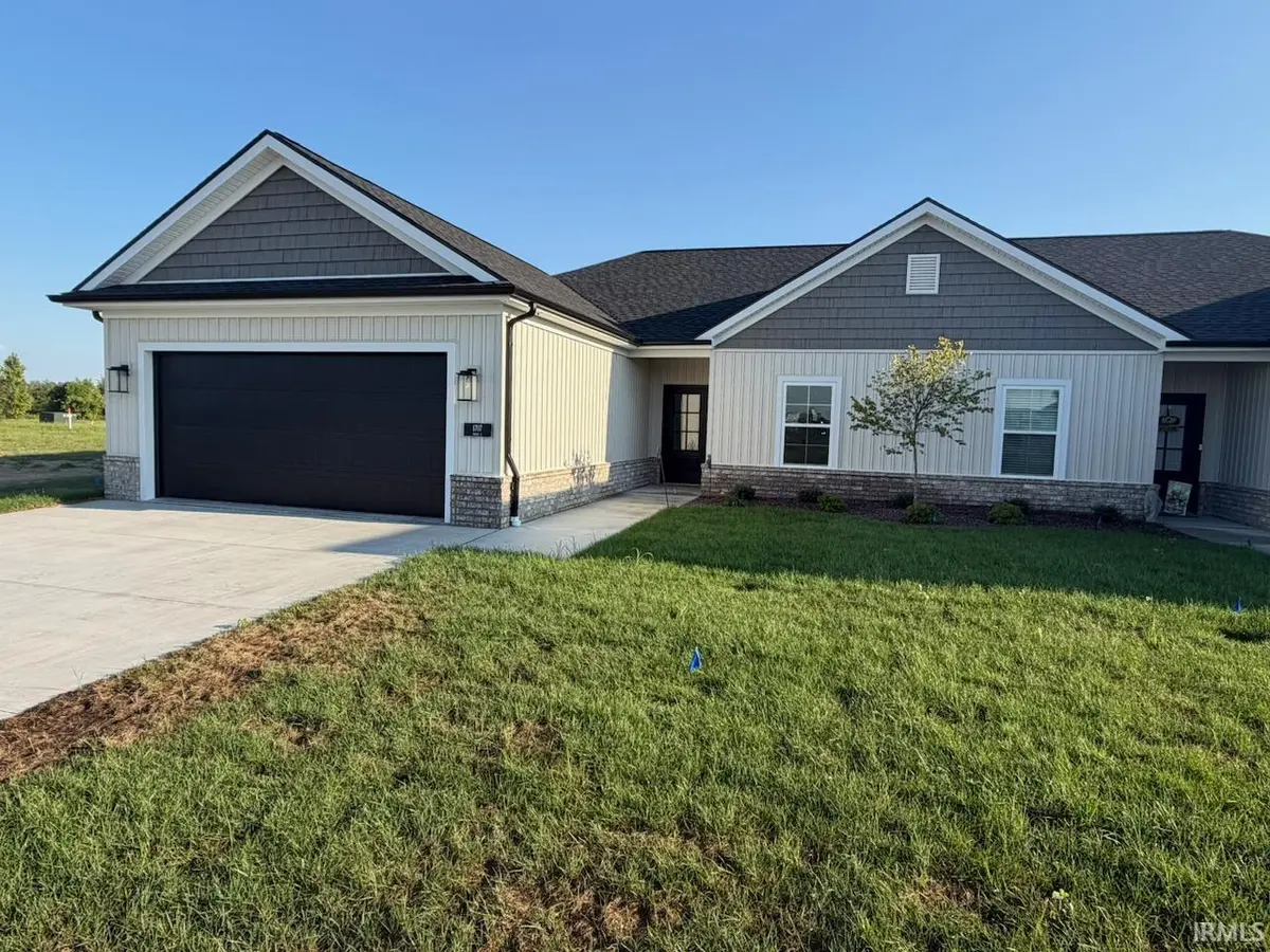 1707 Theo DR #2, Evansville, IN 47711