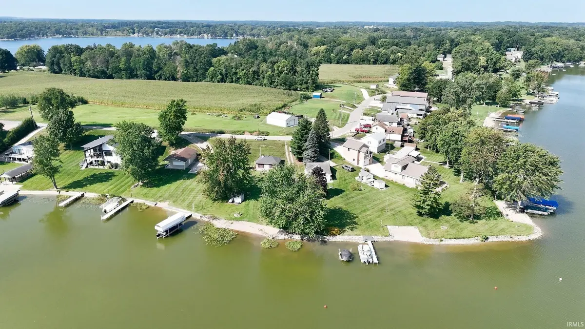 6845 S 095 E ***, Wolcottville, IN 46795