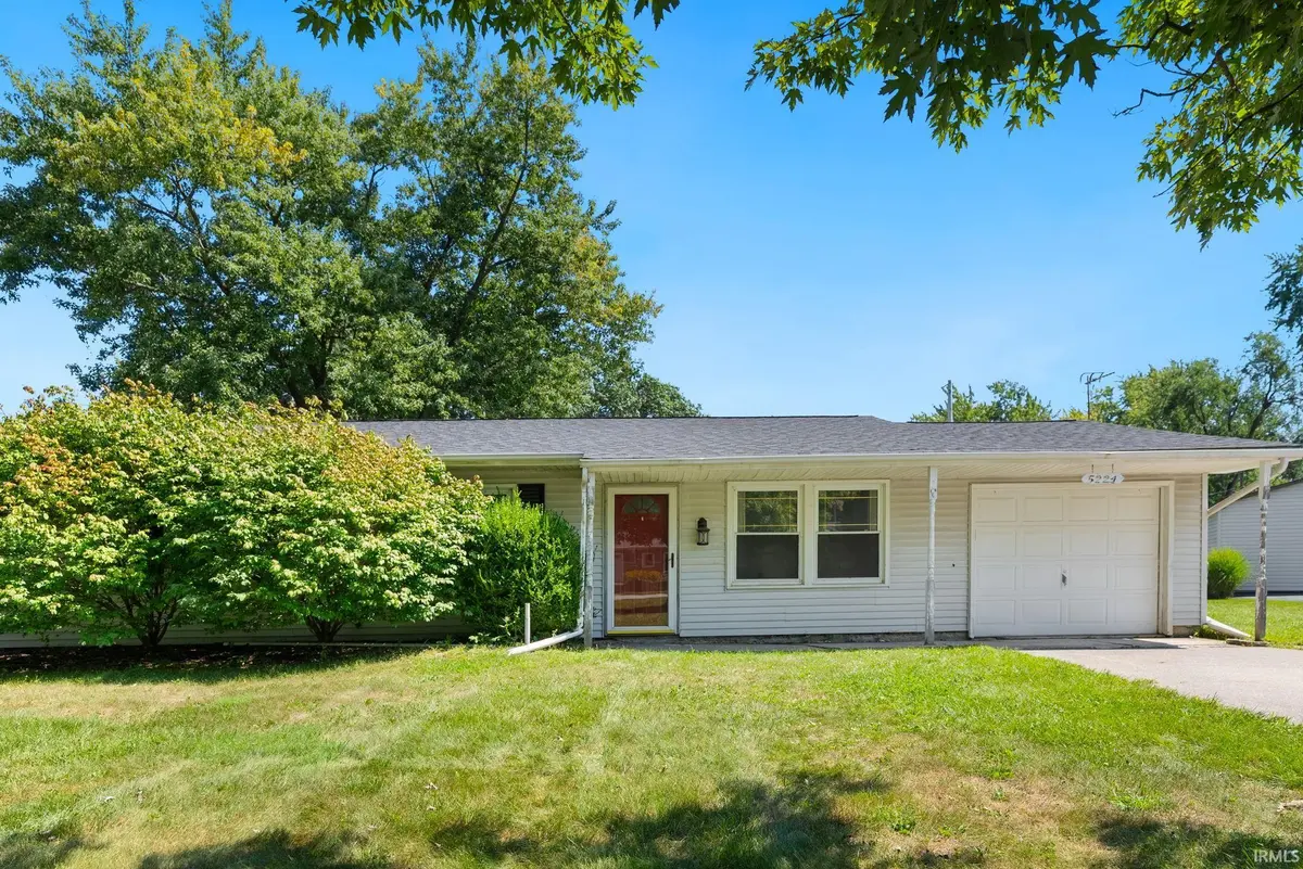 5224 Sandalwood DR, Fort Wayne, IN 46835-3645