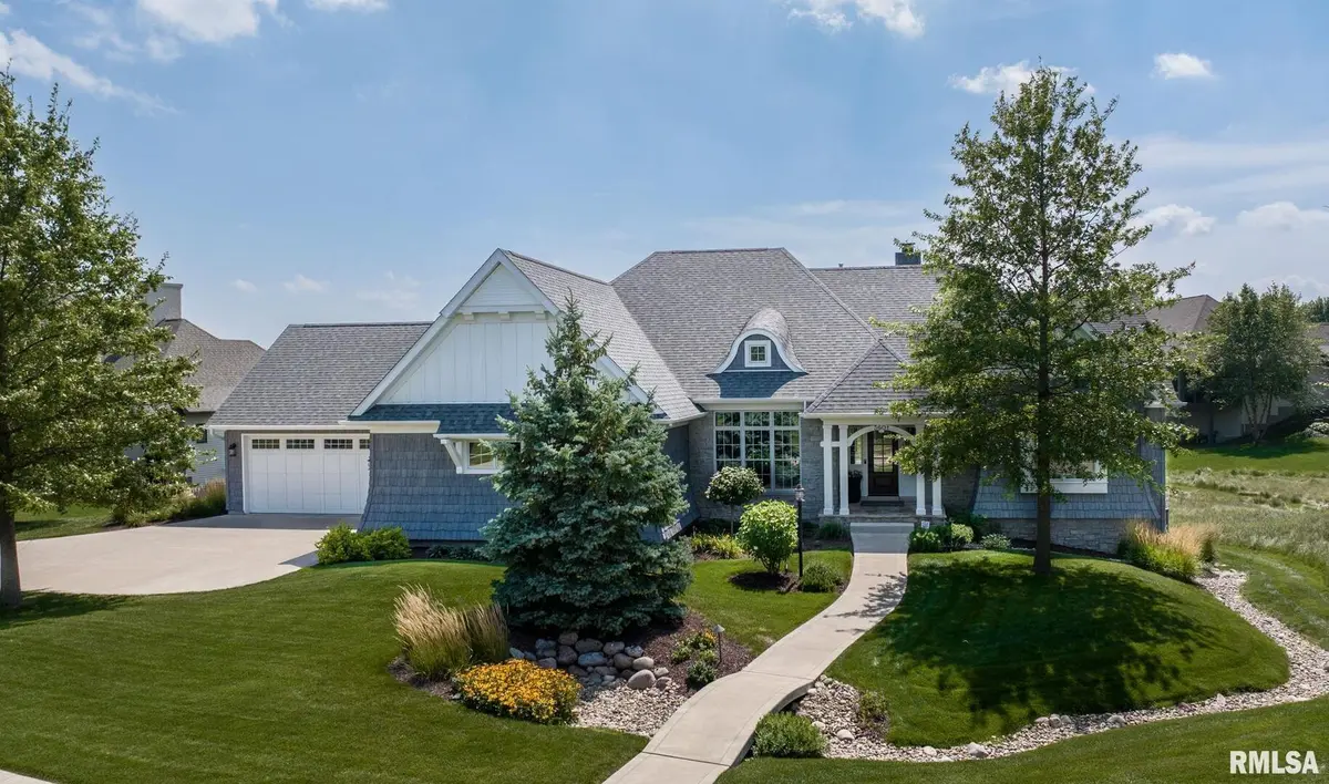 3601 LAKEVIEW CT, Bettendorf, IA 52722