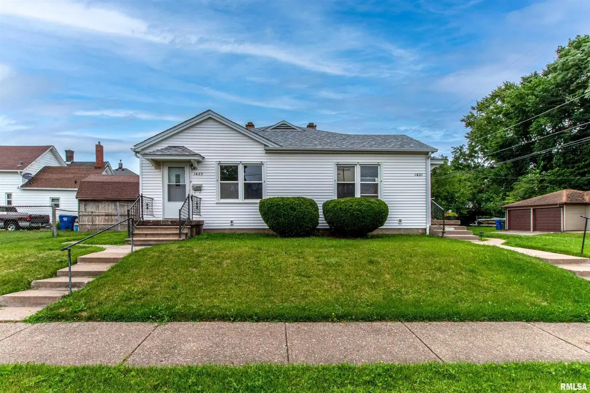 1621 & 1623 STURDEVANT ST, Davenport, IA 52804
