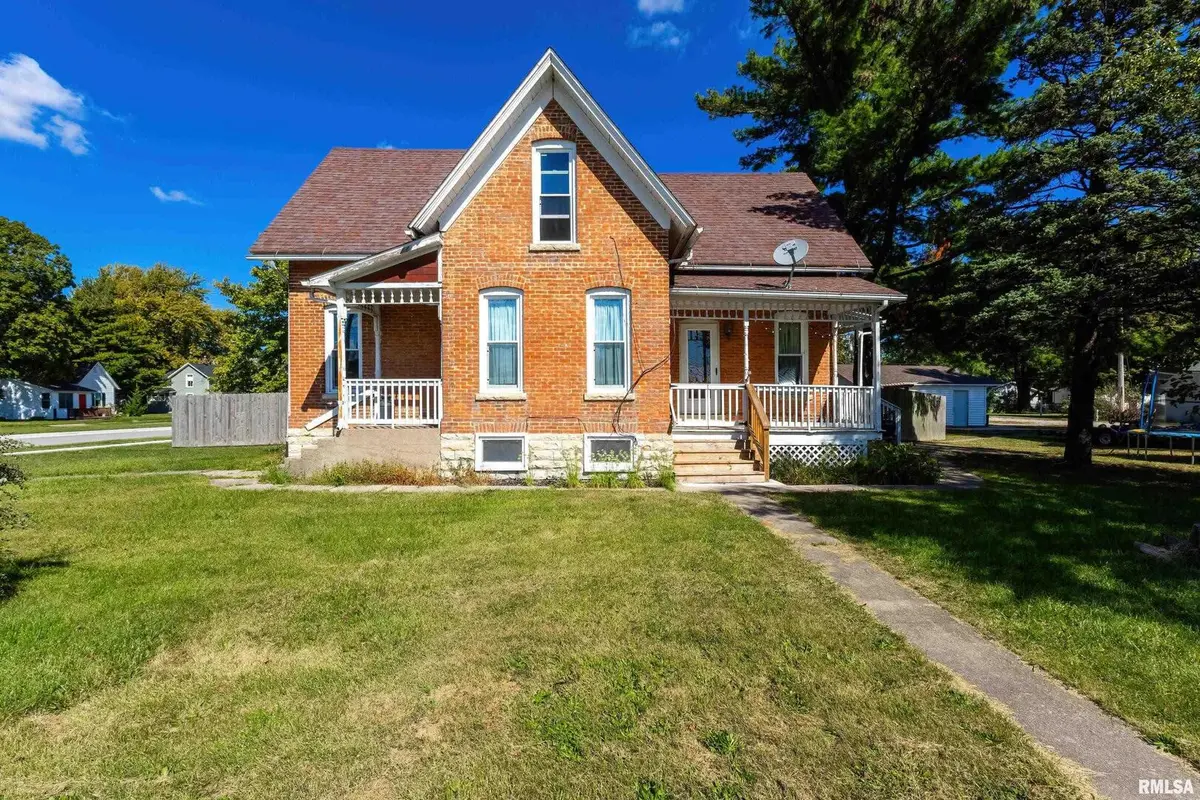 100 N STATE ST, Atkinson, IL 61235