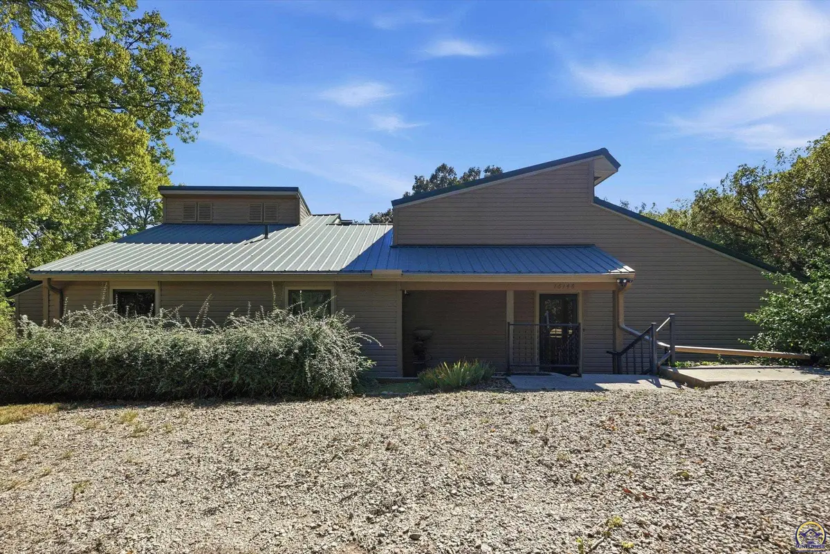 16146 S Morrill RD, Scranton, KS 66537