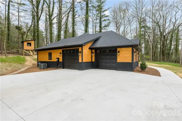 9999 Benton Farms LN #Lot 1 B, Horse Shoe, NC 28742
