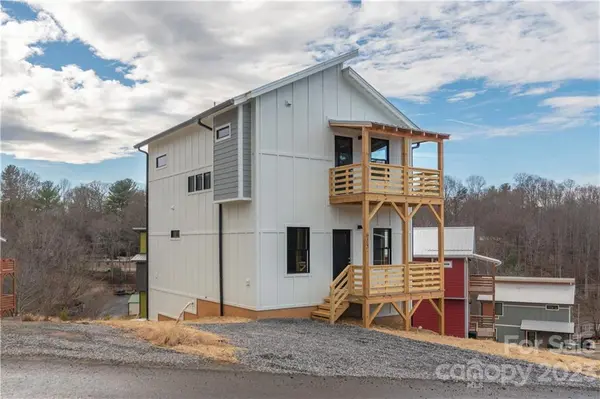 620 Salem Heights LN #10, Swannanoa, NC 28778