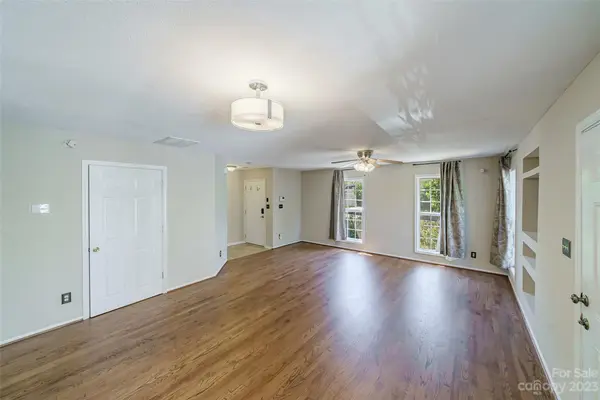 9656 Littleleaf DR, Charlotte, NC 28215