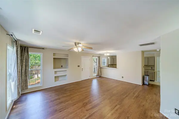 9656 Littleleaf DR, Charlotte, NC 28215