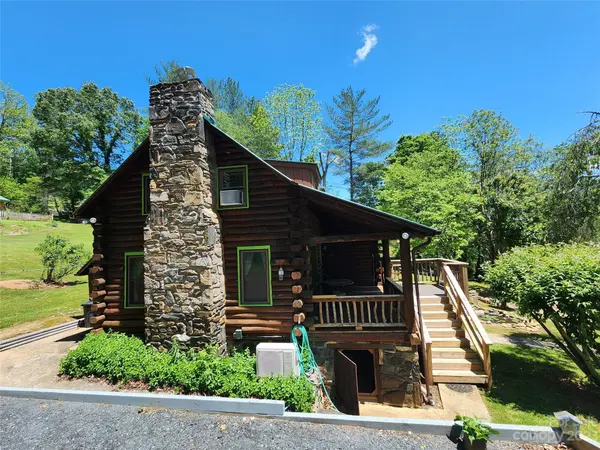 224 Echo Hill DR, Green Mountain, NC 28740