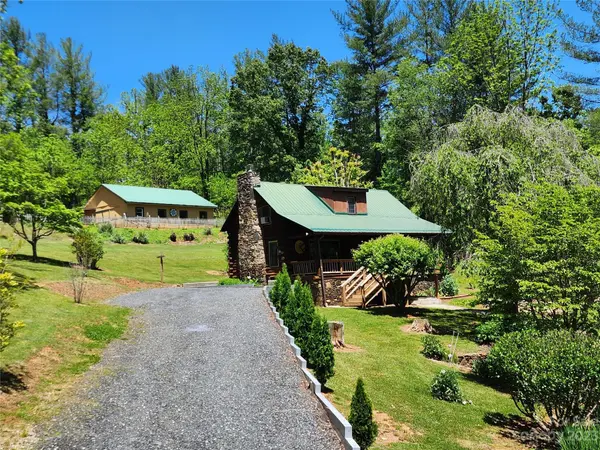 224 Echo Hill DR, Green Mountain, NC 28740