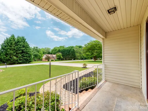 606 Cedar DR, Dallas, NC 28034
