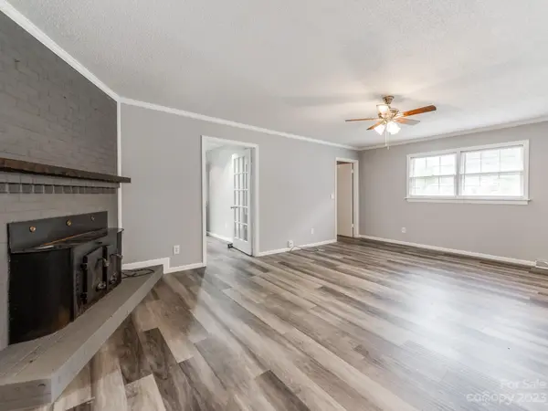 606 Cedar DR, Dallas, NC 28034