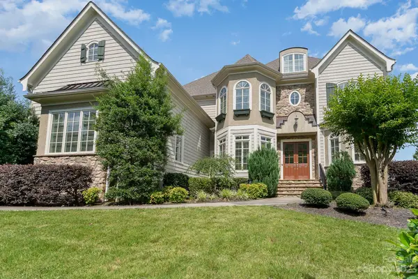 18618 Silent Falls CV, Davidson, NC 28036