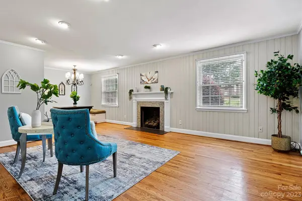 1002 S Brady AVE, Newton, NC 28658