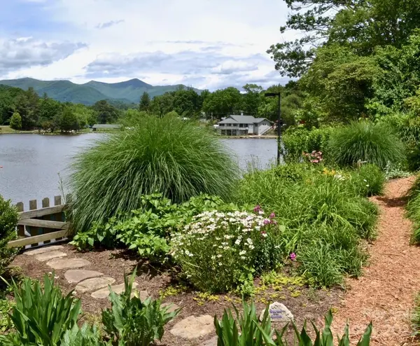207 Rhododendron AVE, Black Mountain, NC 28711