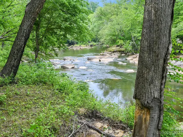 147 Nightowls TER, Lake Lure, NC 28746