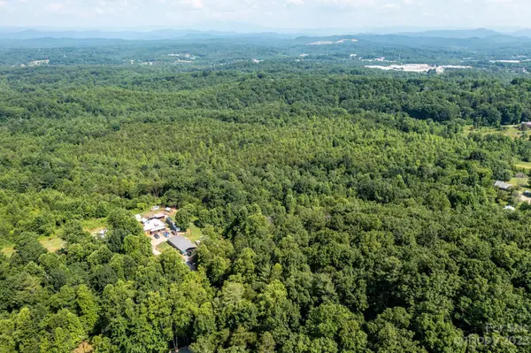 3183 Ebb Smith RD, Lenoir, NC 28645