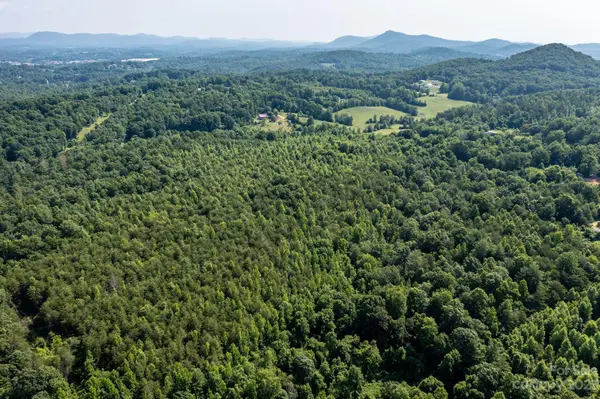 3183 Ebb Smith RD, Lenoir, NC 28645