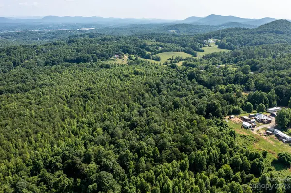 3183 Ebb Smith RD, Lenoir, NC 28645