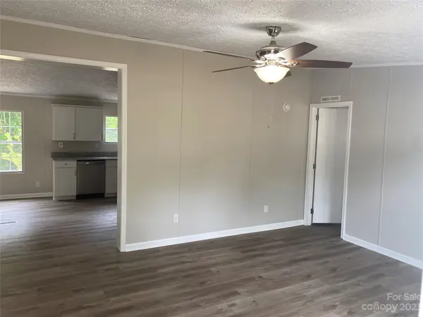 4533 Red Apple DR, Bessemer City, NC 28016