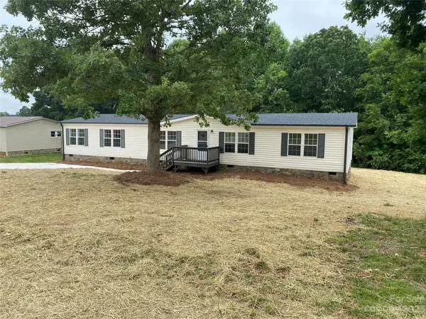 4533 Red Apple DR, Bessemer City, NC 28016