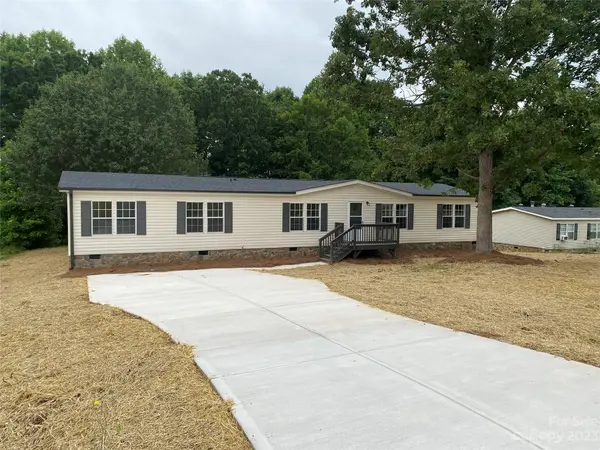 4533 Red Apple DR,  Bessemer City,  NC 28016