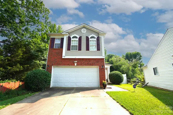 1002 Hipp RD, Charlotte, NC 28216