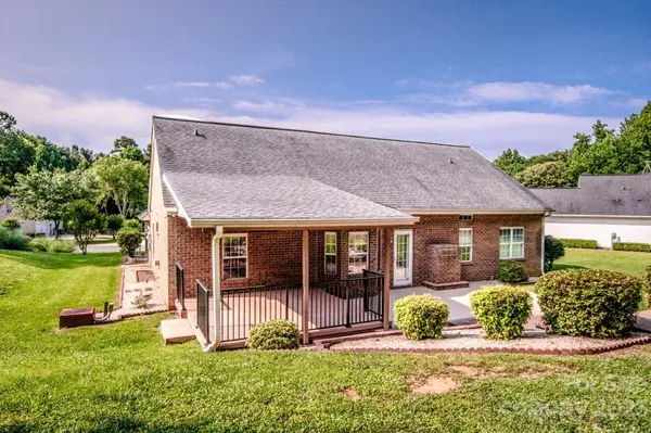 120 Whimbrel LN, Mooresville, NC 28117