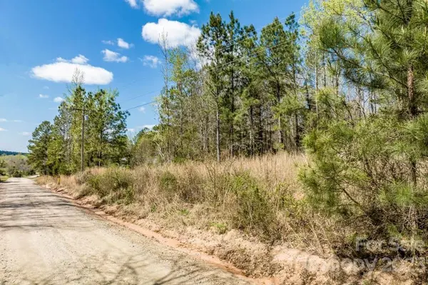 1318 Moore RD, Camden, SC 29020