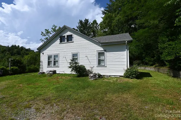 2794 Zacks Fork RD, Lenoir, NC 28645