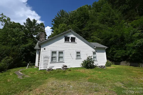 2794 Zacks Fork RD, Lenoir, NC 28645