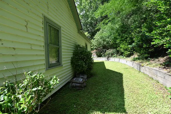 2794 Zacks Fork RD, Lenoir, NC 28645