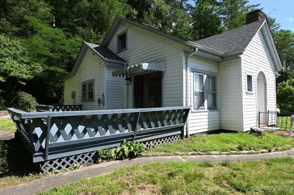 2794 Zacks Fork RD, Lenoir, NC 28645